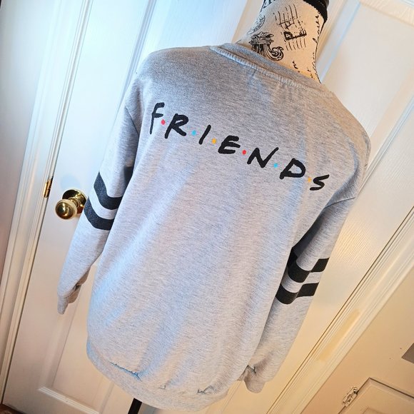 FRIENDS Sweaters - Friends Crew Neck Sweatshirt Pullover Sweater Gray Women's Size Medium